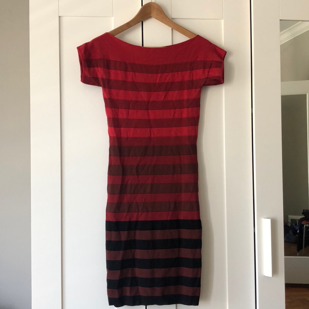 💃Beautiful French Connection Red Dress 💃